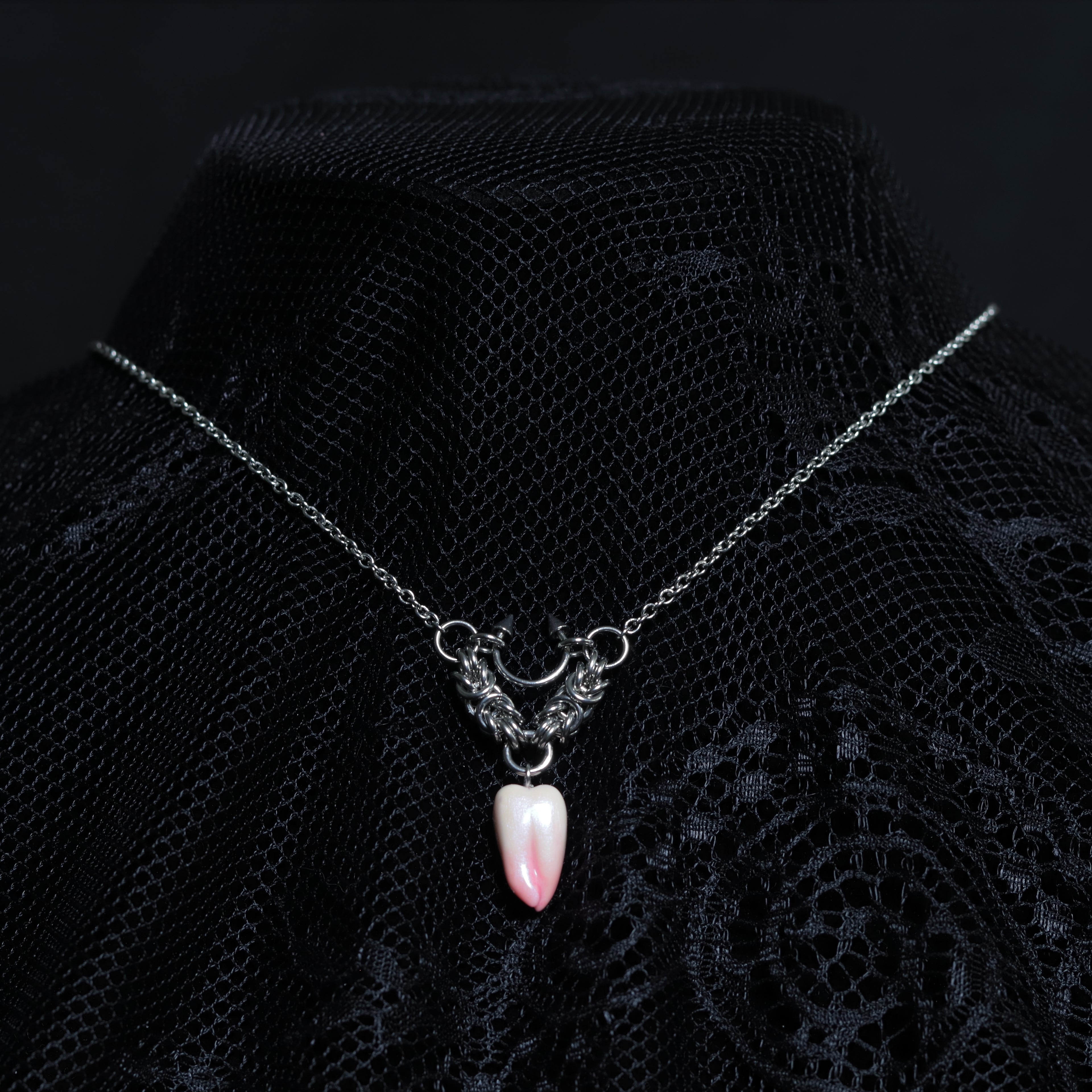 BASICS - Baby Bite Necklace